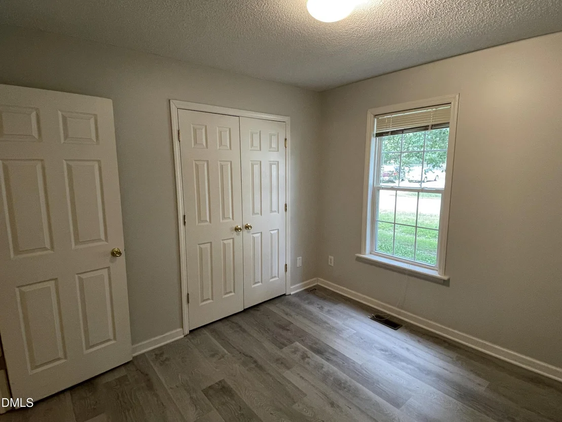 Photo of 1008 Laurel Leaf