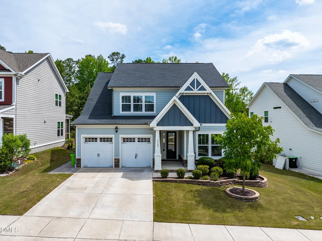 Photo of 2135 Leo Drive