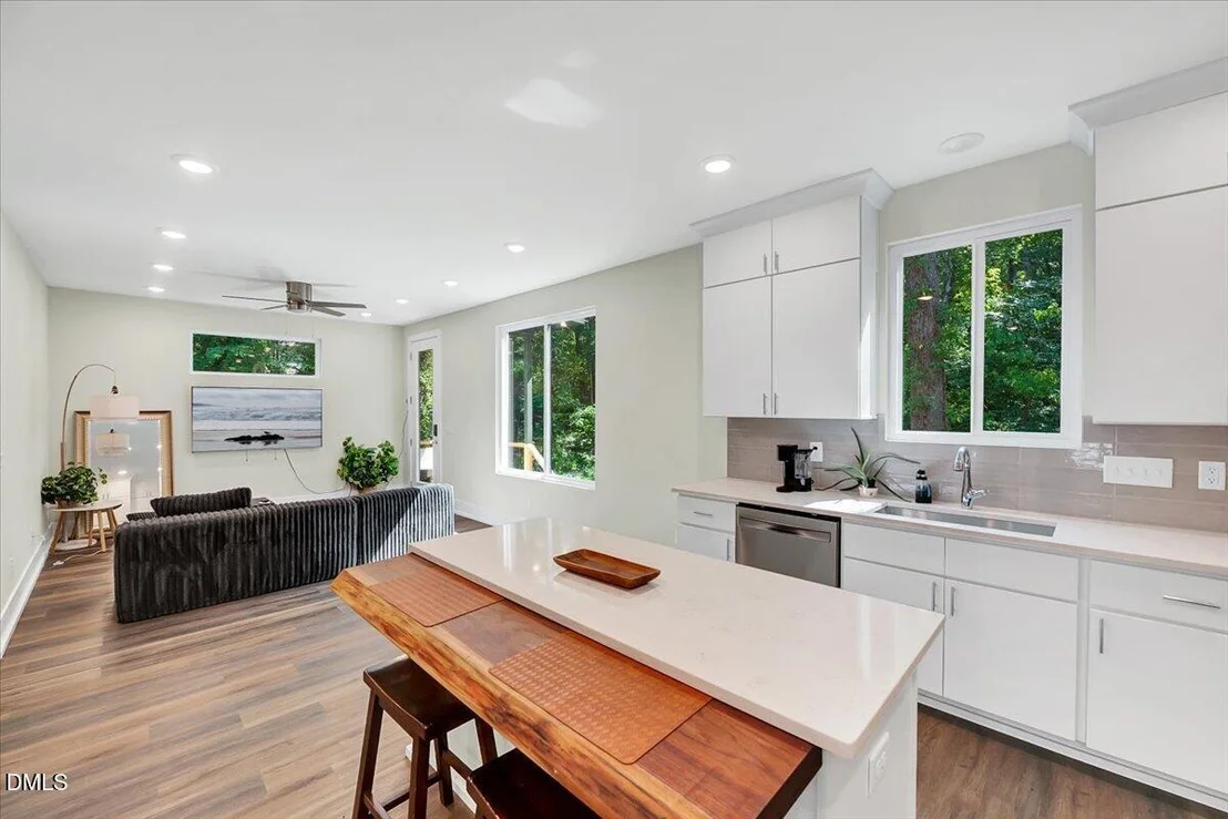 Photo of 2982 Carolyn Drive