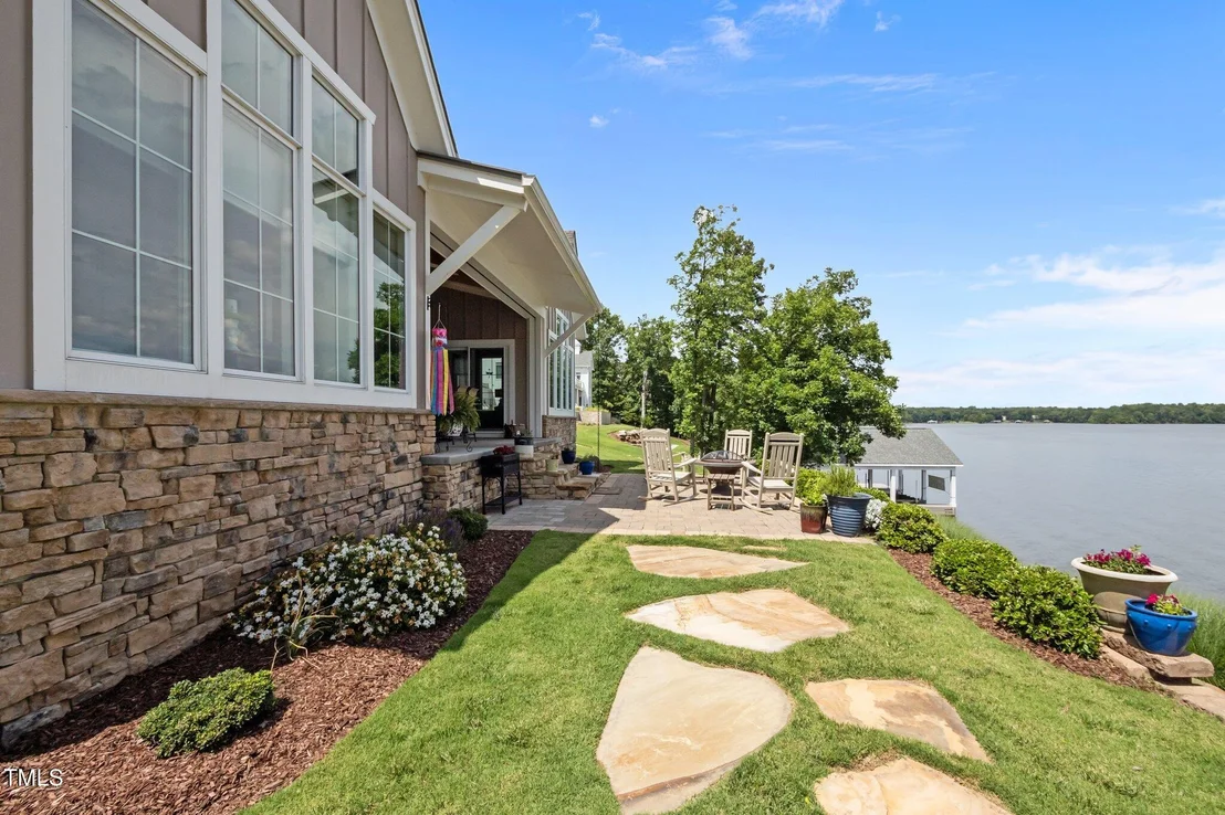 Photo of 976 Estate Road