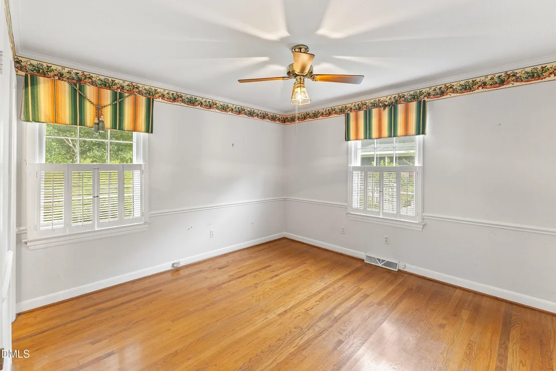Photo of 1101 S Walnut Drive