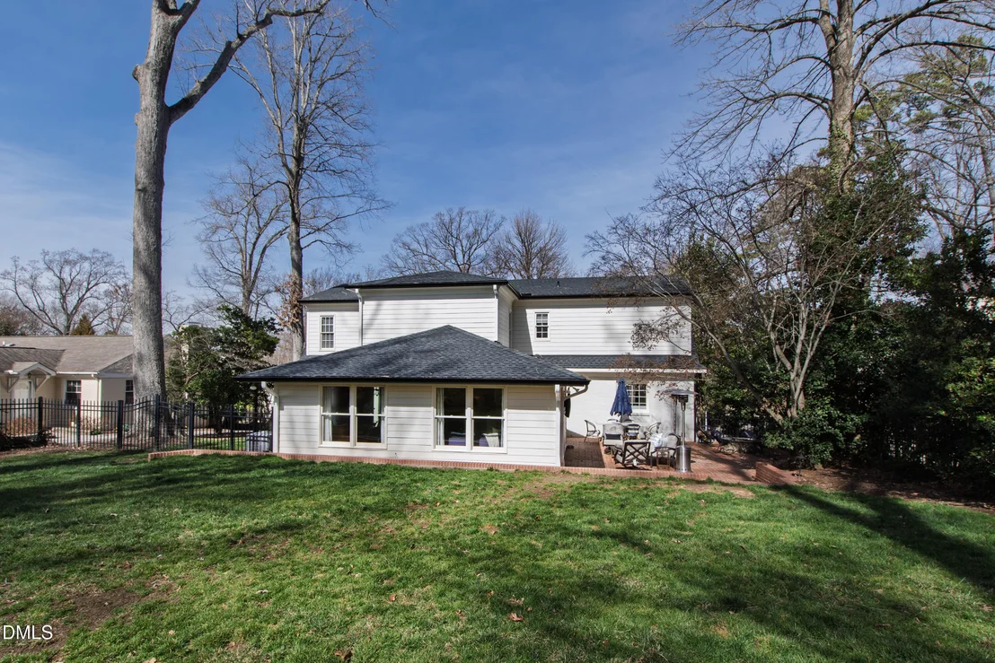 Photo of 2638 Lakeview Drive