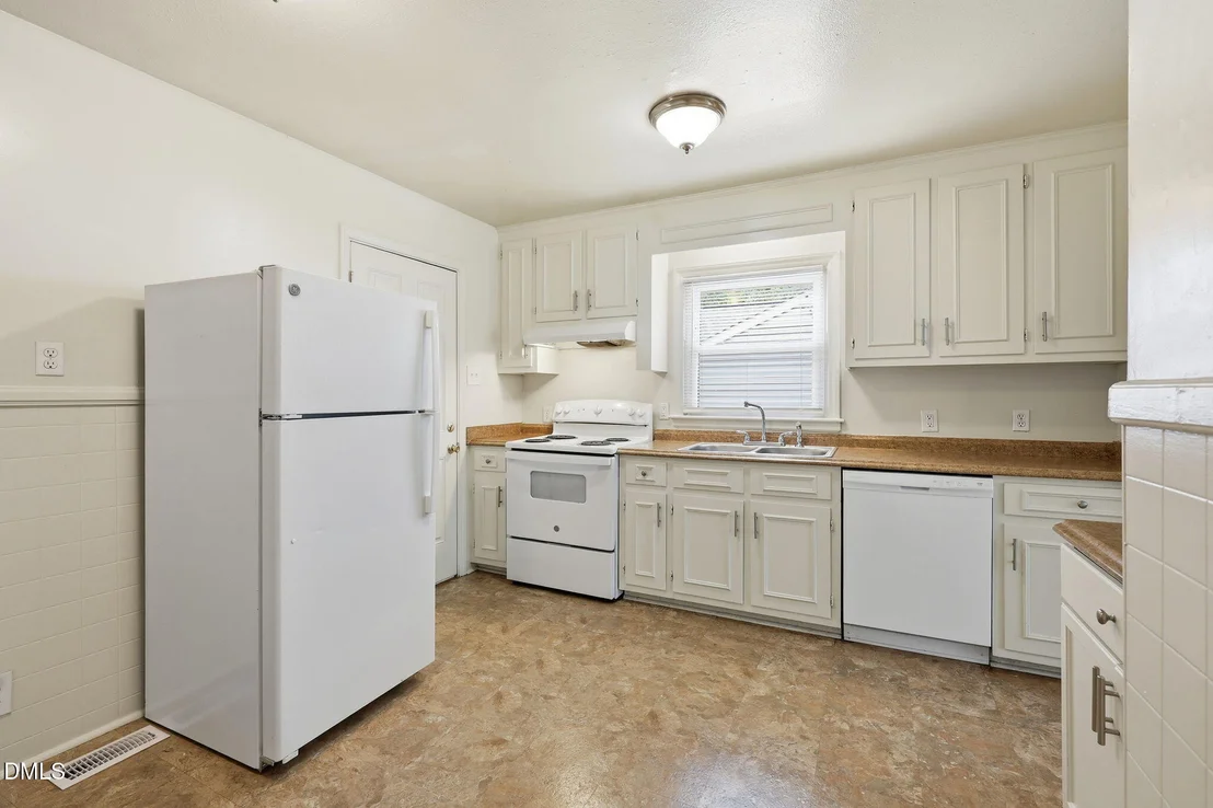 Photo of 1711 Forest Road