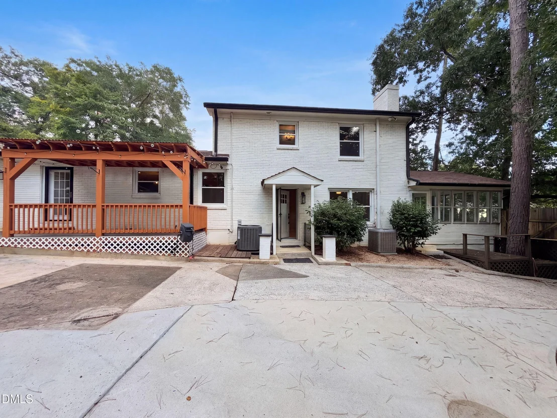 Photo of 2220 Hillock Drive