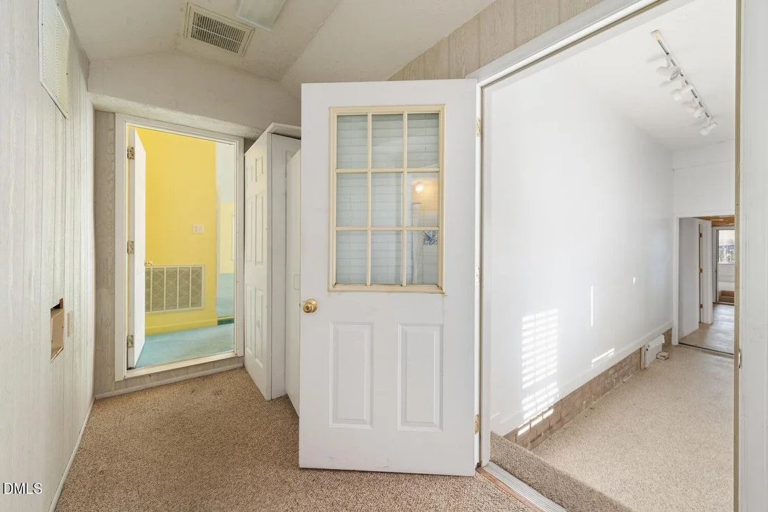 Photo of 1146 Rogers Road