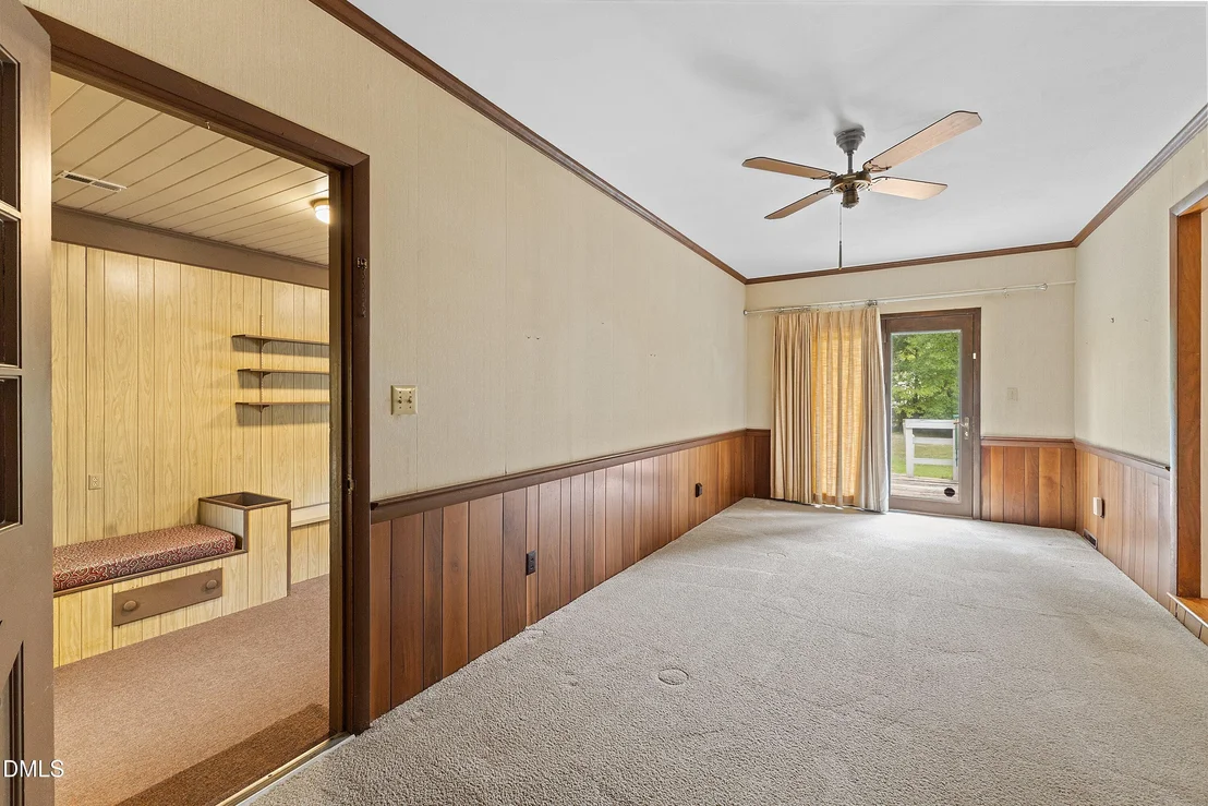 Photo of 1101 S Walnut Drive