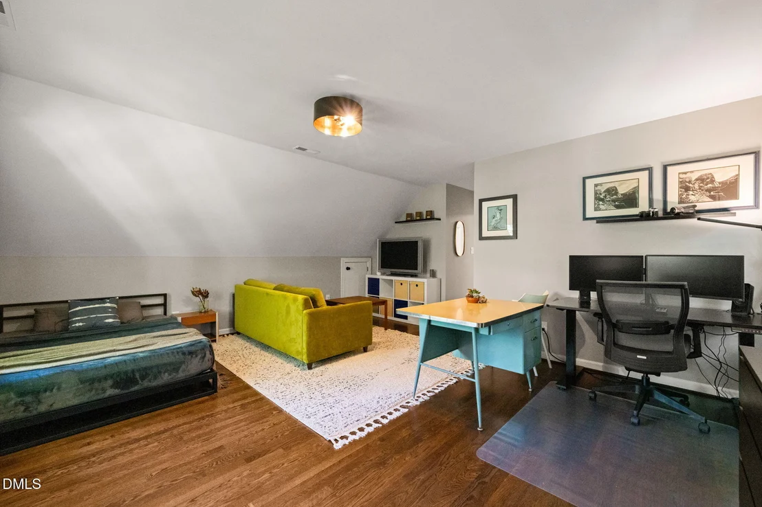 Photo of 102 Ormsby Court