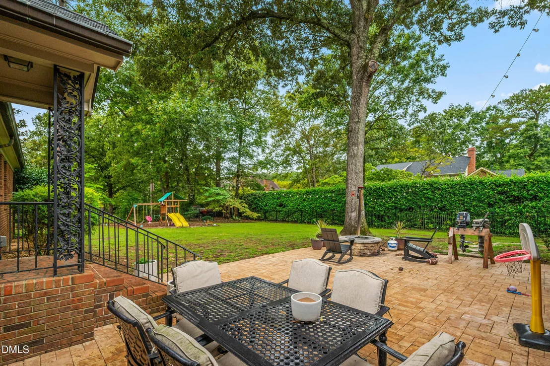 Photo of 1110 Chestnut Drive