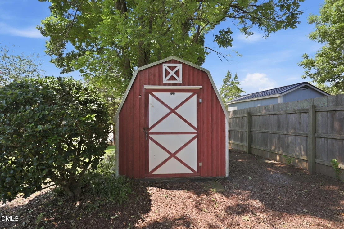 Photo of 2371 Buckingham Road