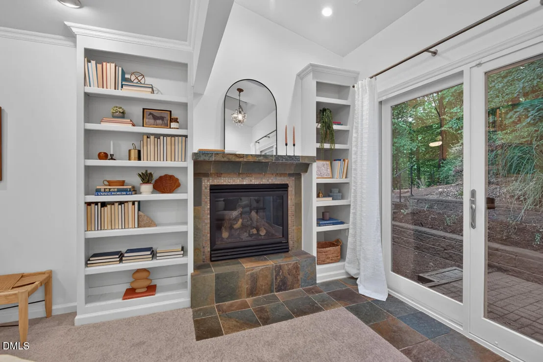 Photo of 2210 Parkside Drive