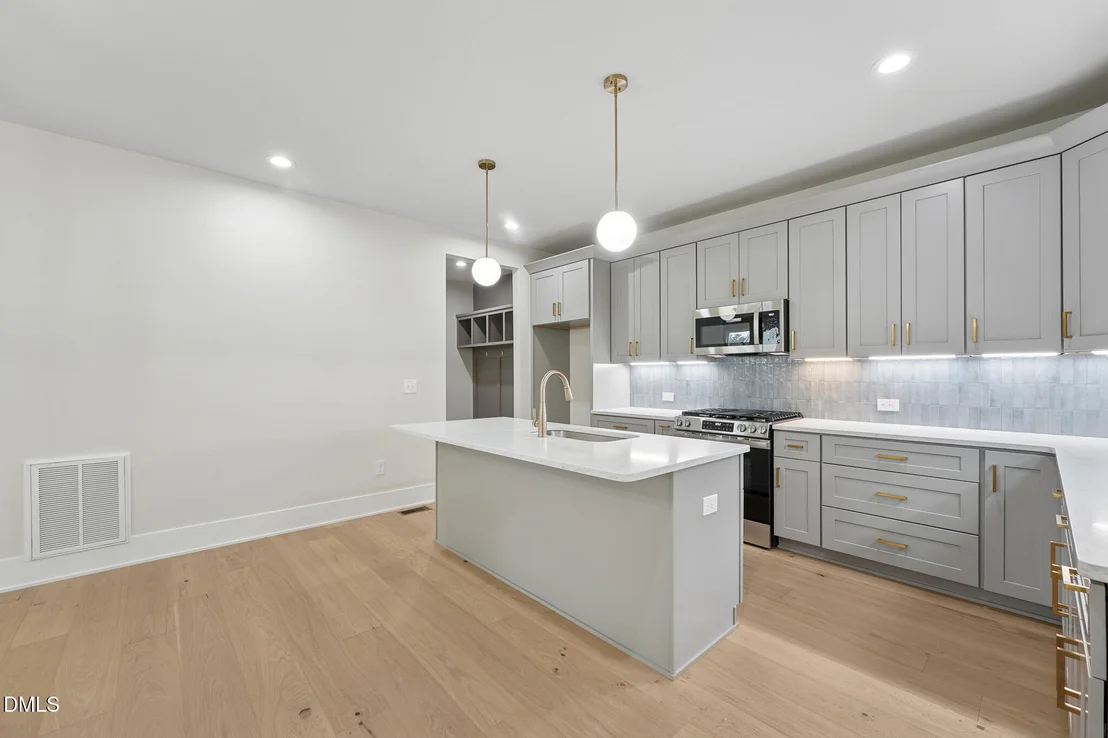 Photo of 633 Conover Road