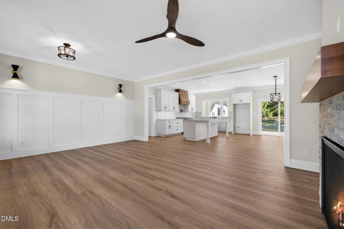 Photo of 643 Dixon Road