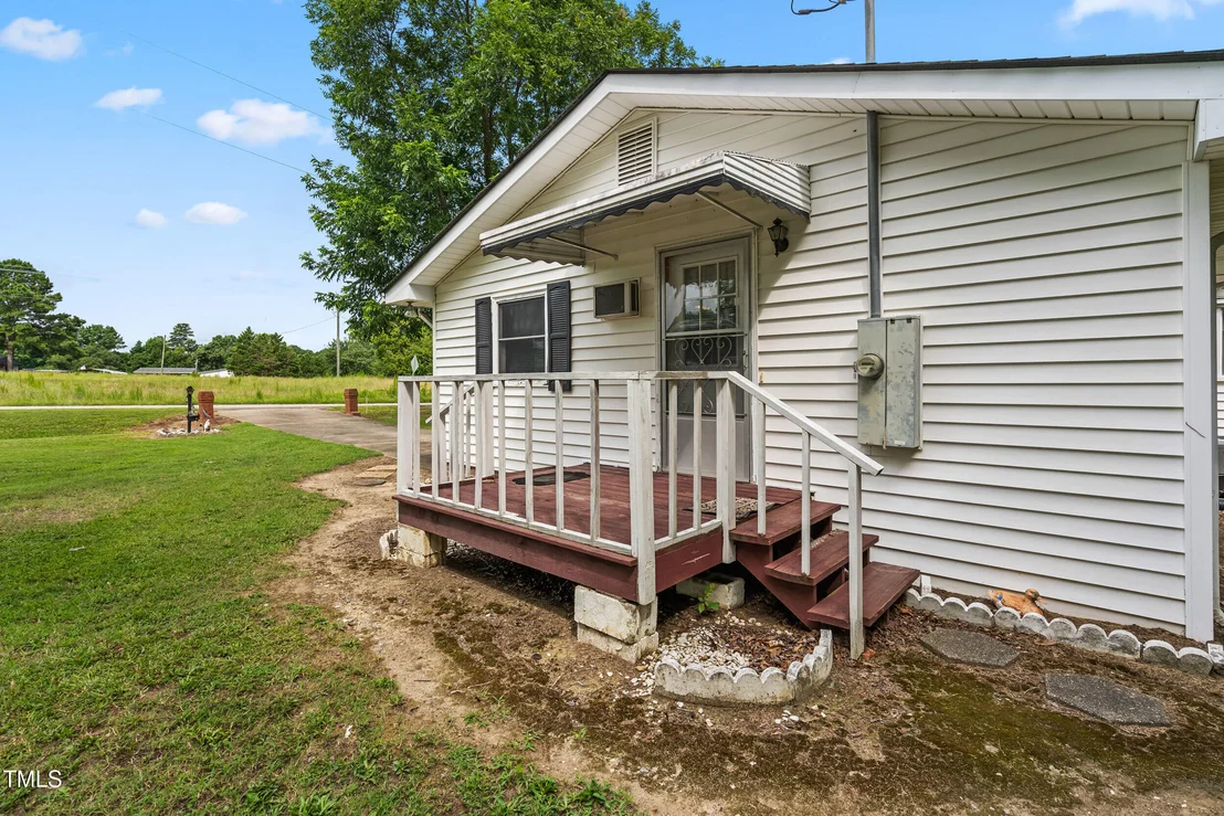 Photo of 207 Wendell Road