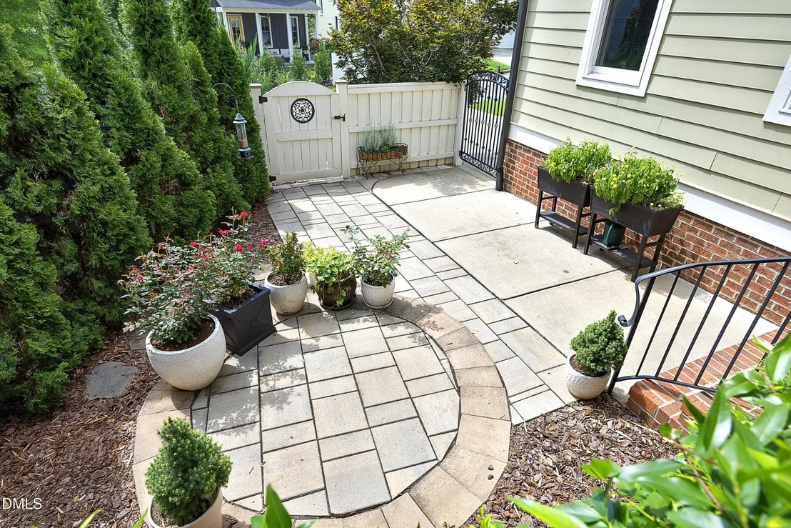 Photo of 121 Ruskin Drive