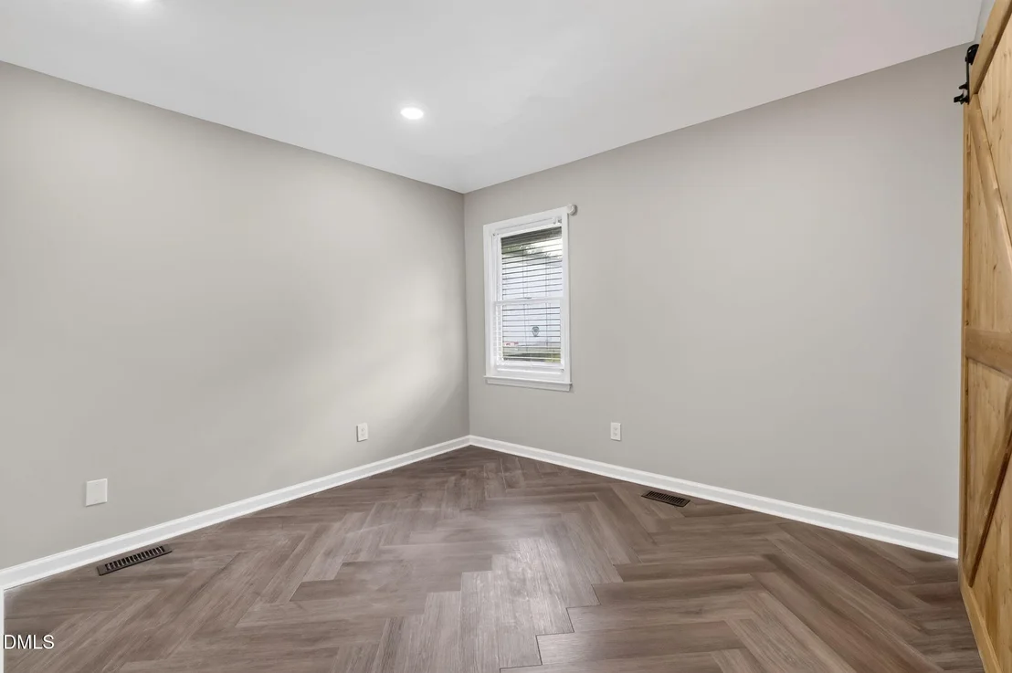 Photo of 209 Chic Ennis Road
