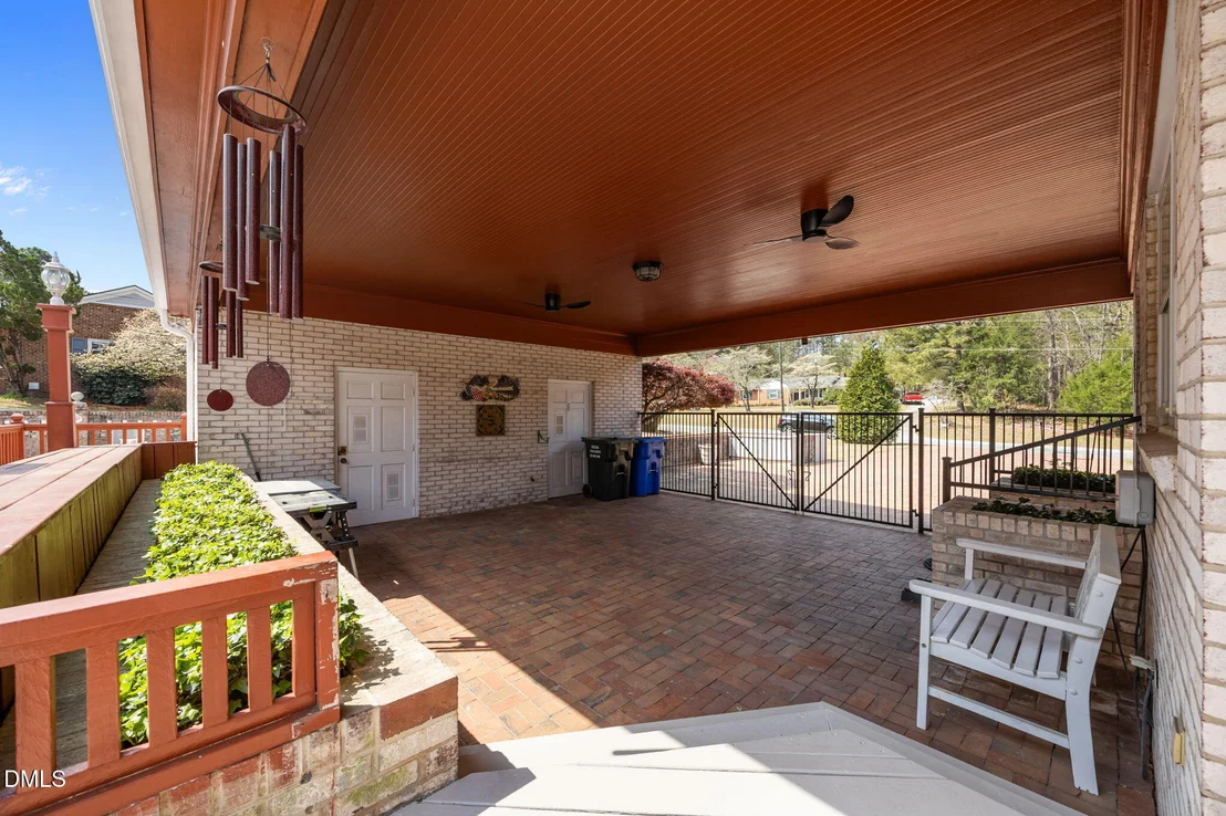 Photo of 801 Lakeside Drive