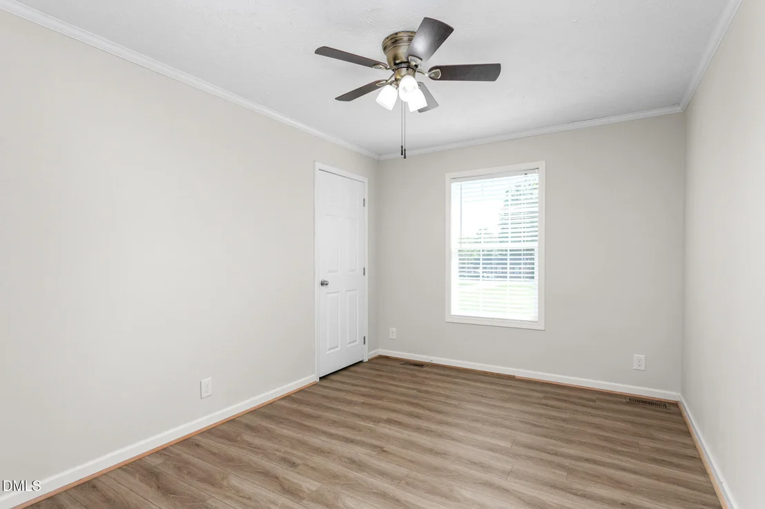 Photo of 1054 Sutton Road