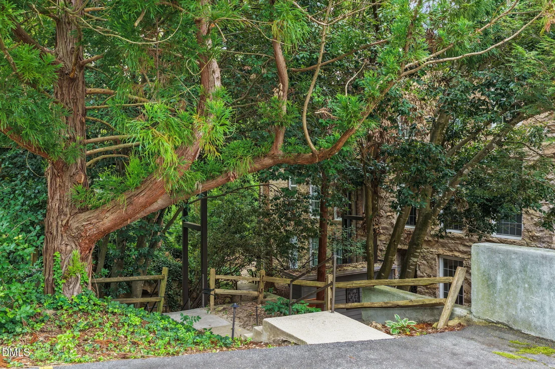 Photo of Unit 113 at 1500 River Mill Drive