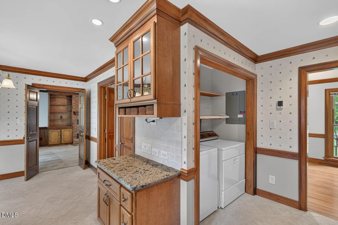 Photo of 6125 Iris Drive
