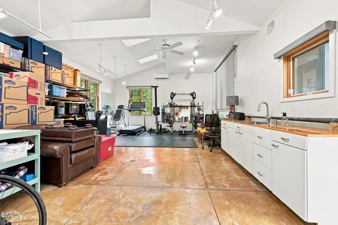 Photo of 403 Oak Avenue