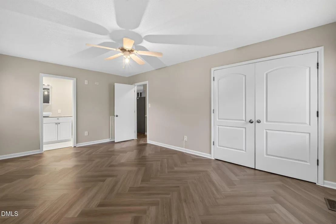 Photo of 209 Chic Ennis Road