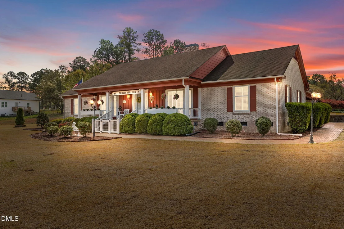 Photo of 801 Lakeside Drive