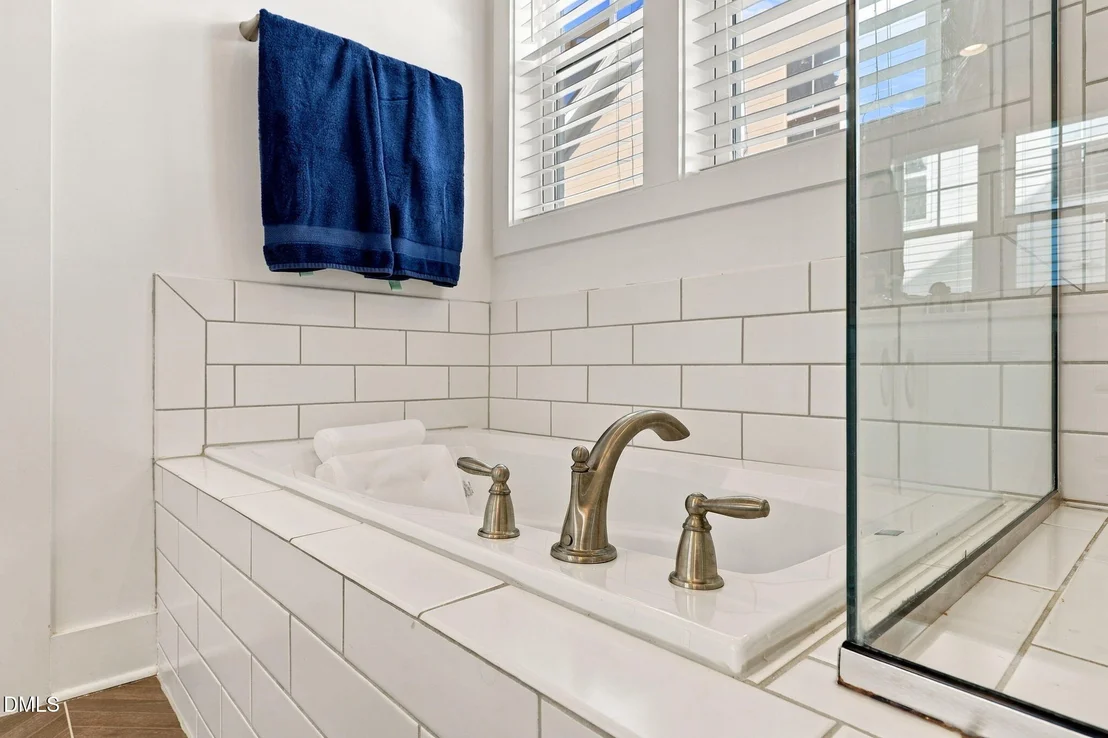 Photo of 325 Underhill Way
