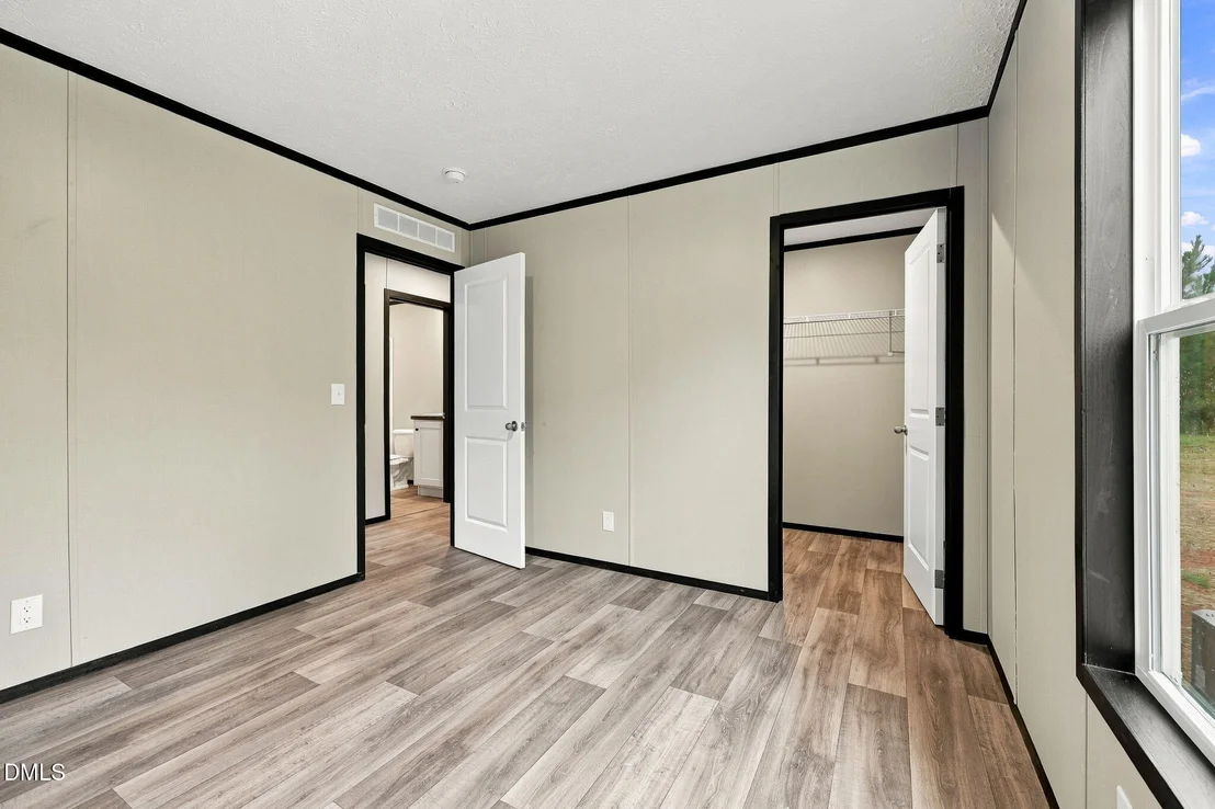 Photo of 8019 Cornwall Road