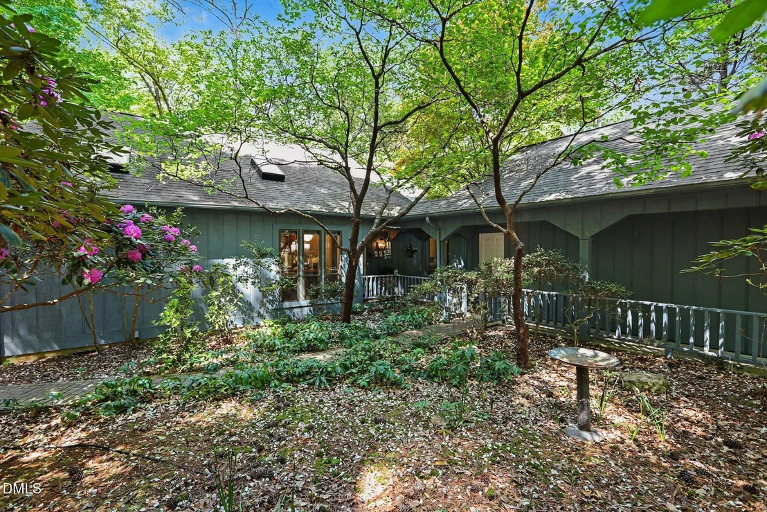 Photo of 223 Windlestraw