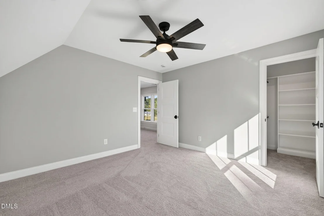 Photo of 643 Dixon Road