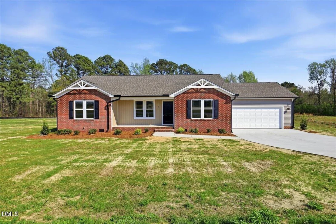 Photo of 104 Grace Pond Avenue