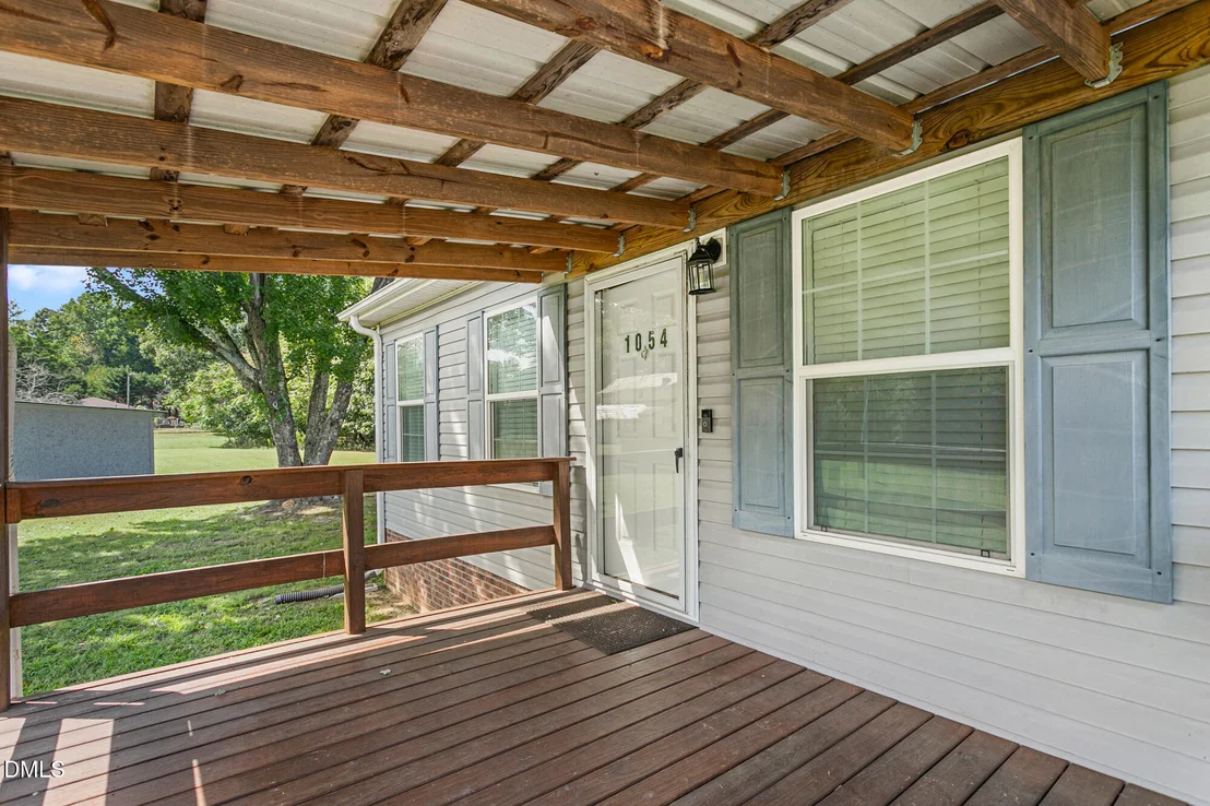 Photo of 1054 Sutton Road