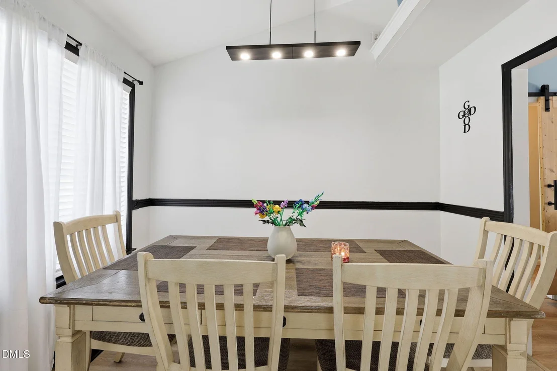 Photo of 1047 Smith Road