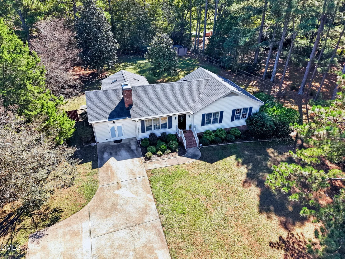 Photo of 8609 Manns Loop Road