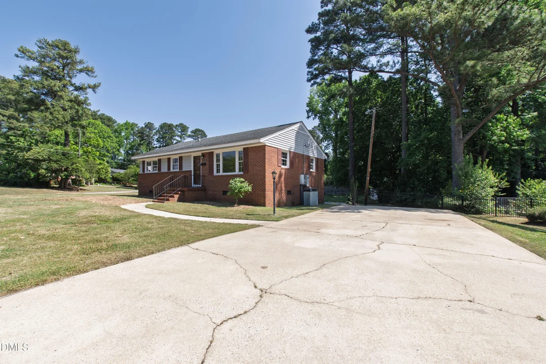 Photo of 2467 Milburnie Road
