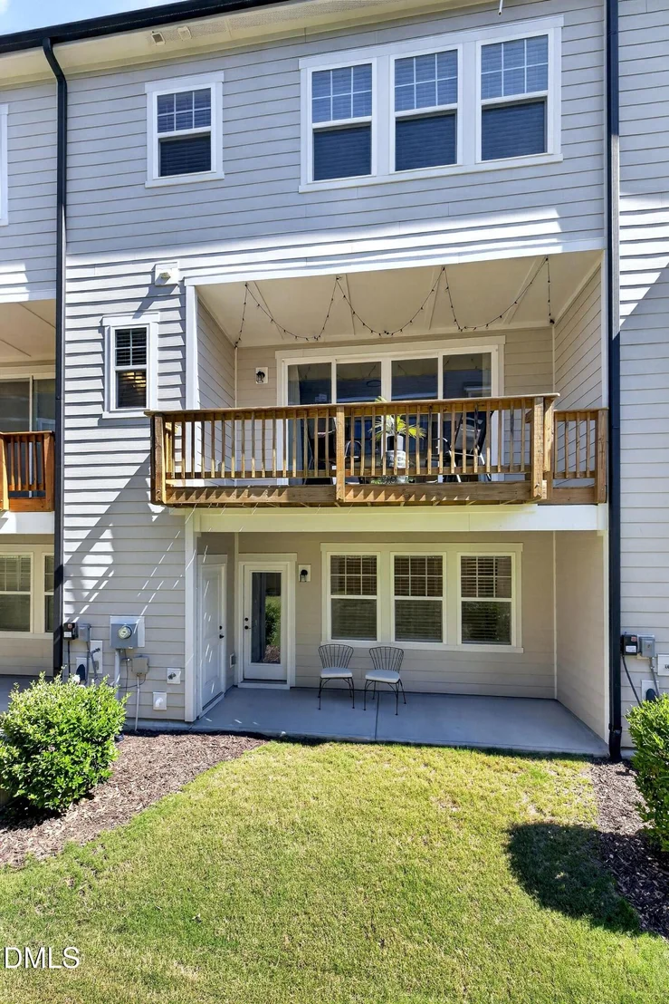 Photo of 1063 Danvers Loop