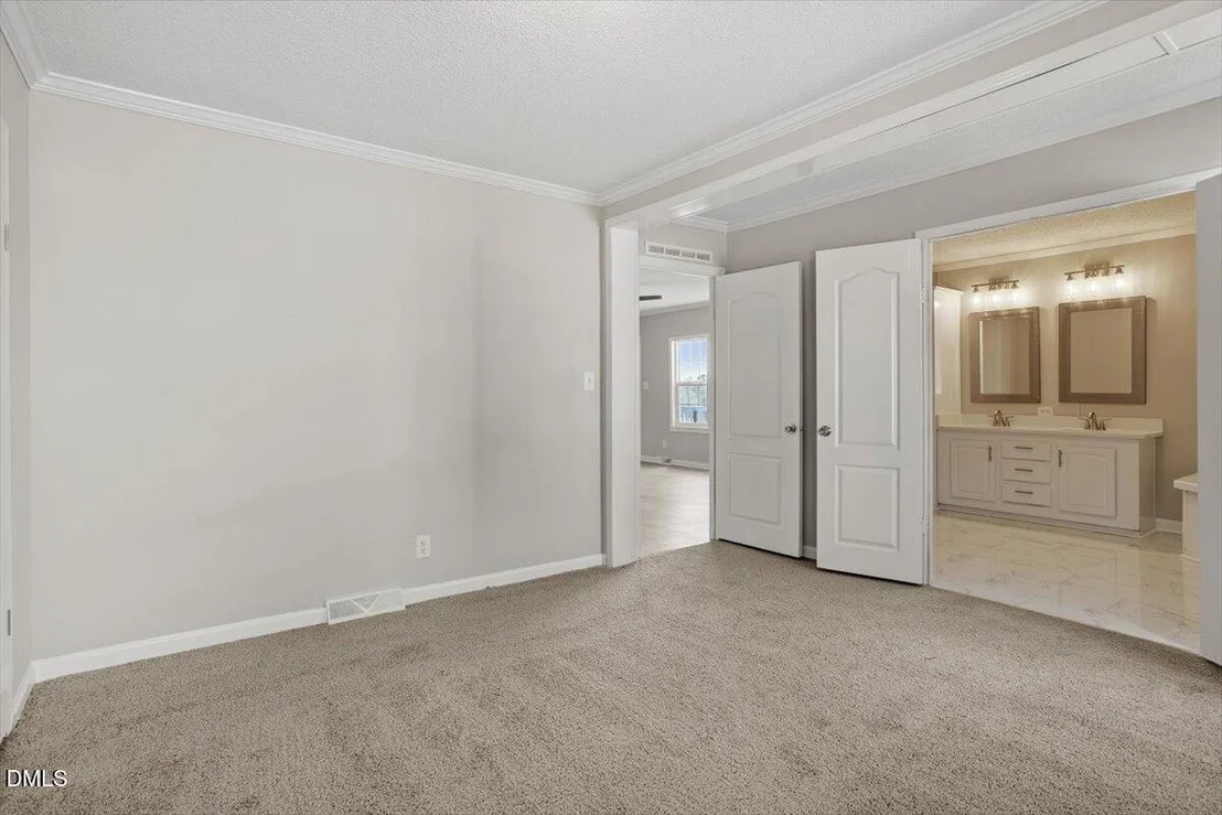 Photo of 190 Pickett Circle