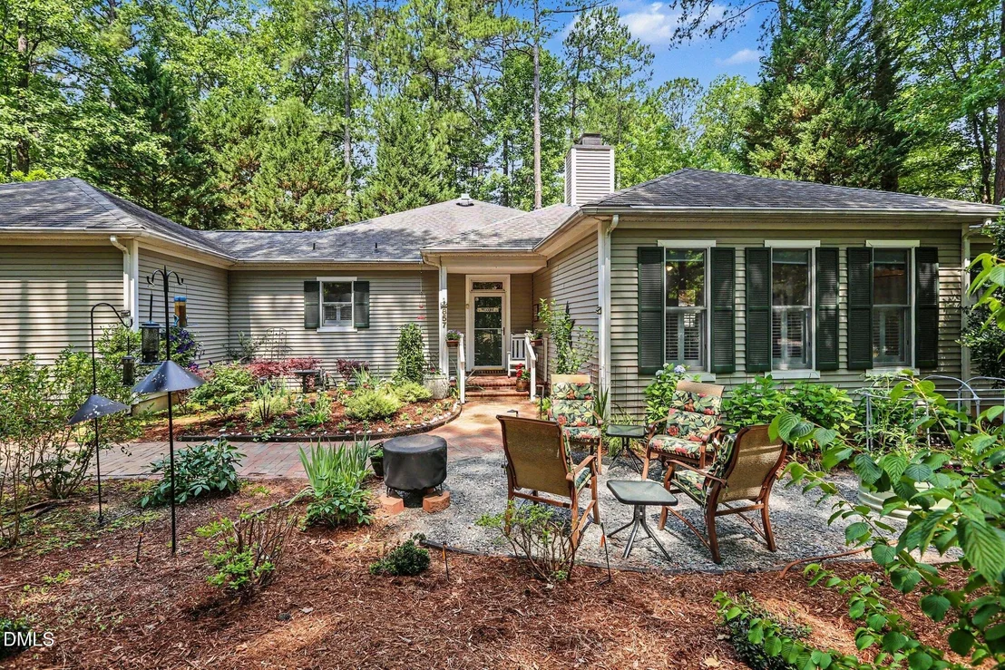 Photo of 857 Millcroft