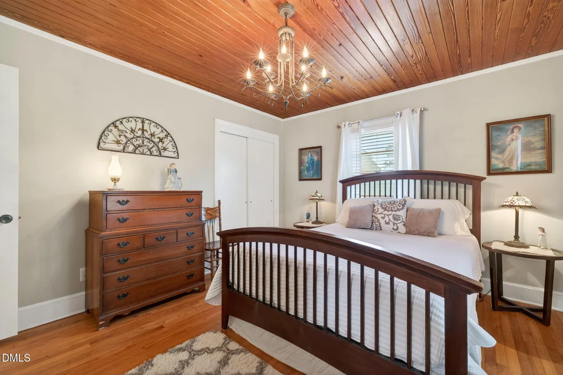 Photo of 1490 Scott Road