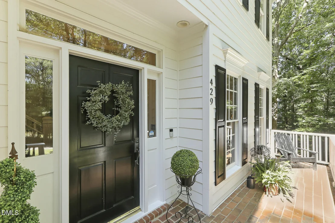 Photo of 429 Grosvenor Drive