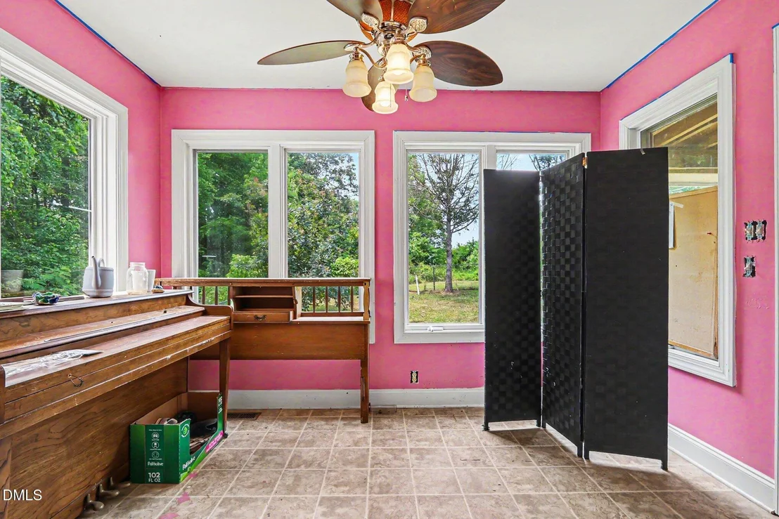 Photo of 1750 Tom Oakley Road