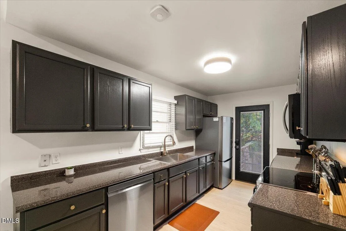 Photo of 2946 Glenridge Drive