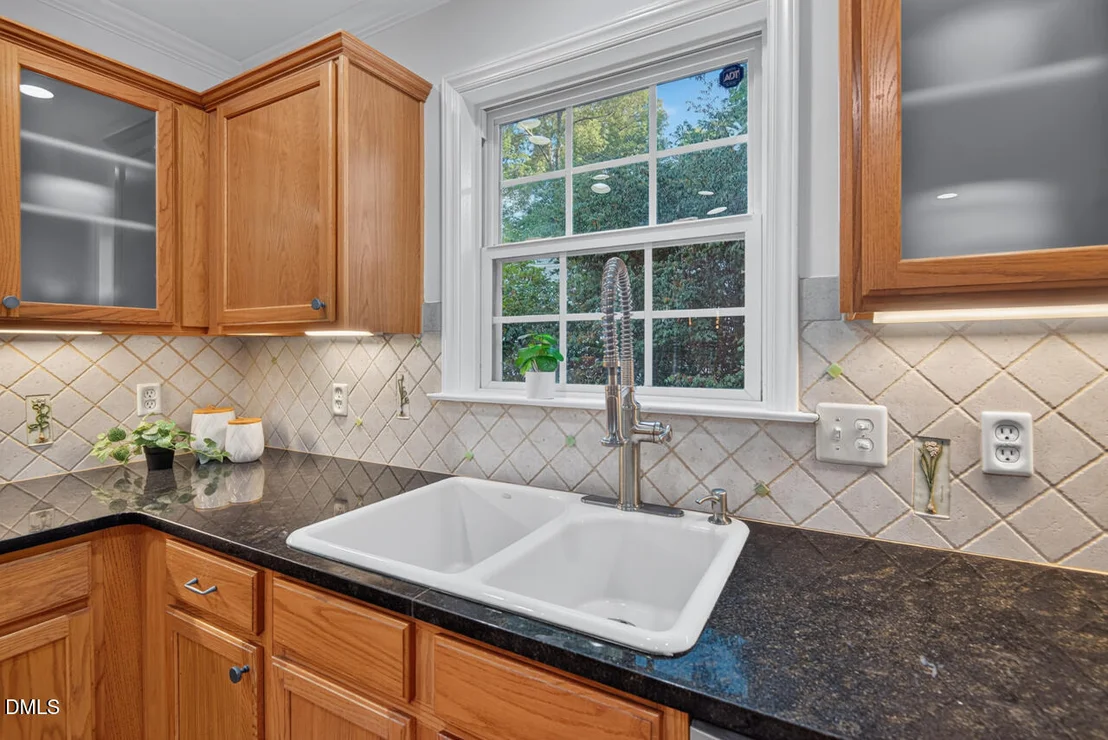 Photo of 2210 Parkside Drive