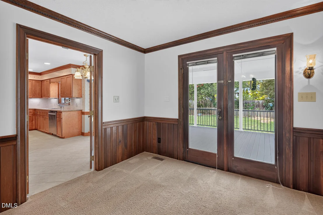 Photo of 6125 Iris Drive