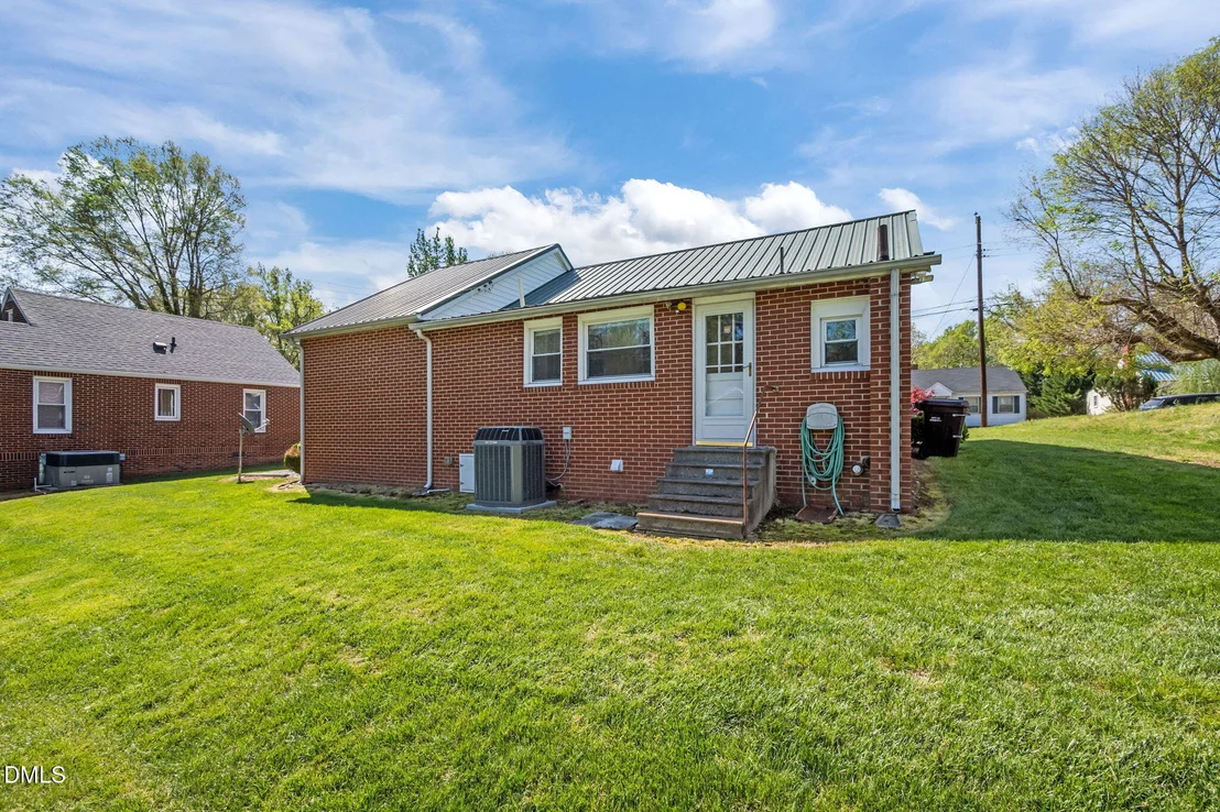 Photo of 320 Barnette Avenue