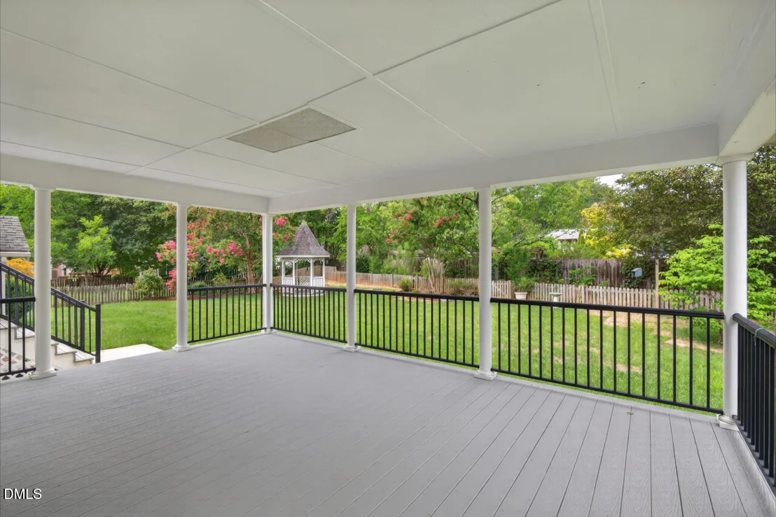 Photo of 6125 Iris Drive