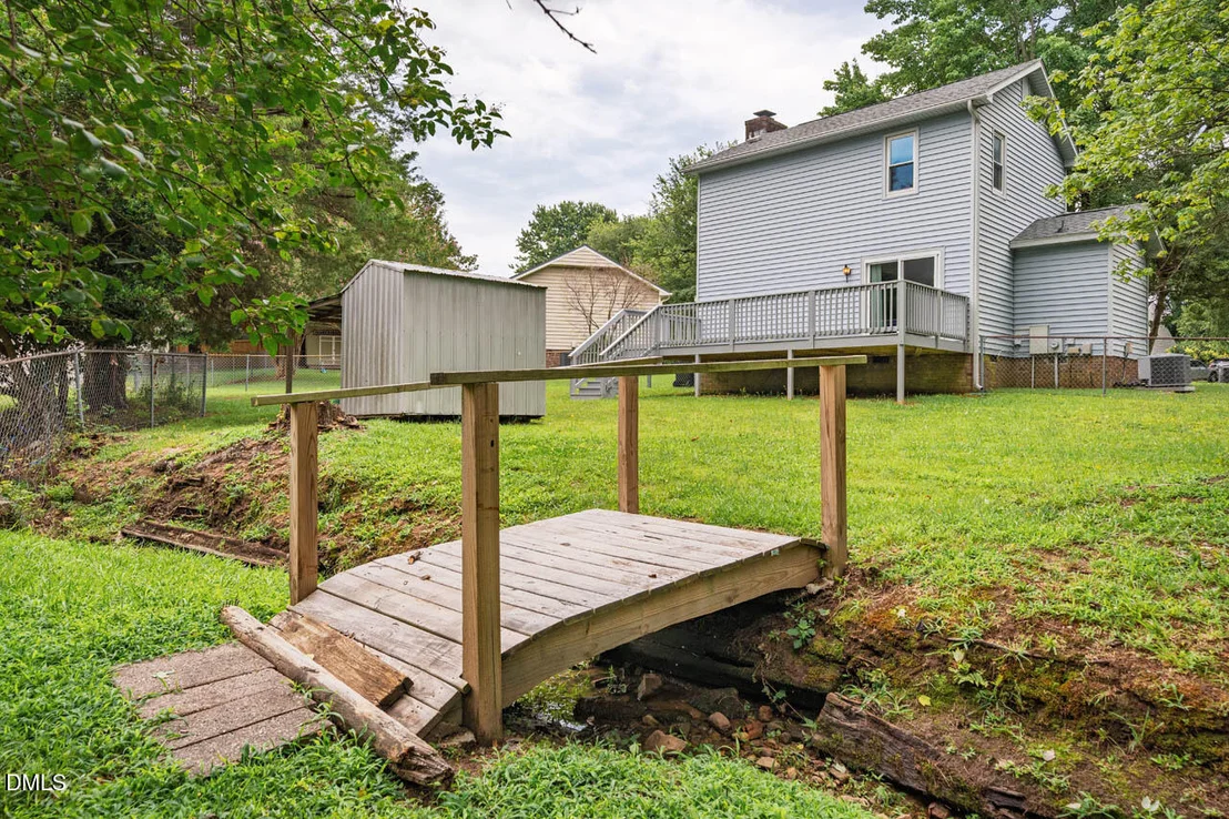 Photo of 104 Avery Le Circle