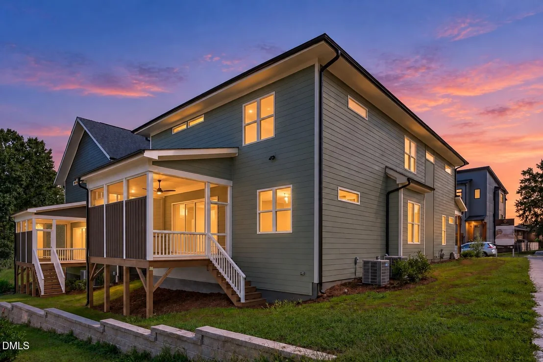 Photo of 1001 Addison Place