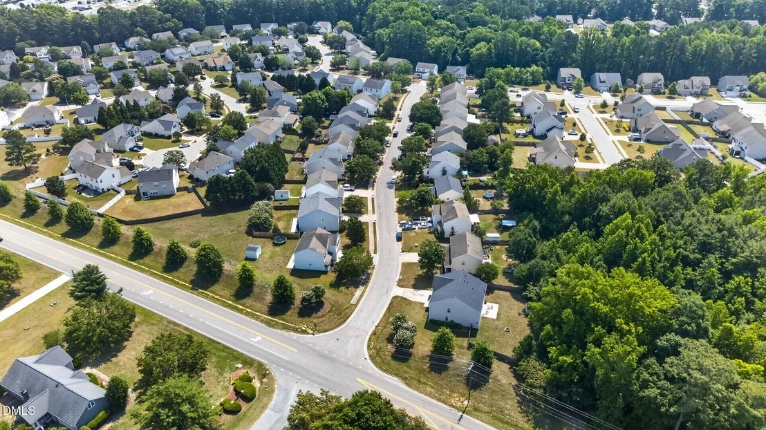 Photo of 1012 Breeze Lane