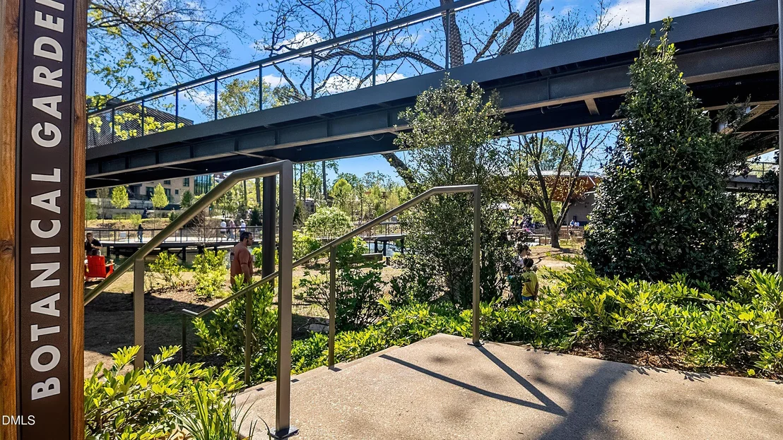 Photo of 514 Holtz Lane